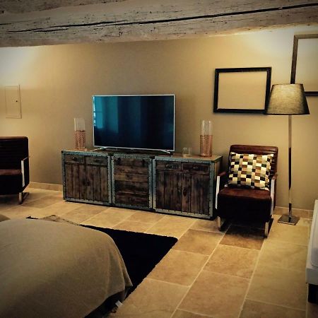 Mas Du Grand Bordes Bed & Breakfast Saint-Laurent-dʼAigouze Екстериор снимка