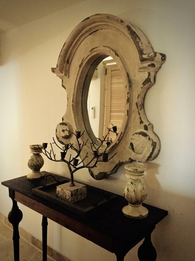 Mas Du Grand Bordes Bed & Breakfast Saint-Laurent-dʼAigouze Екстериор снимка