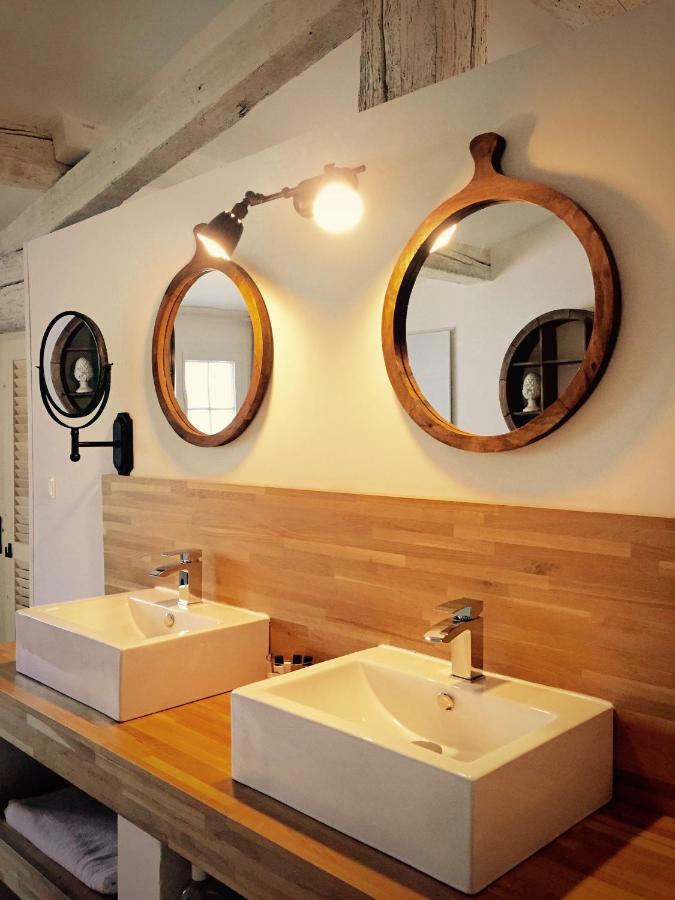 Mas Du Grand Bordes Bed & Breakfast Saint-Laurent-dʼAigouze Екстериор снимка