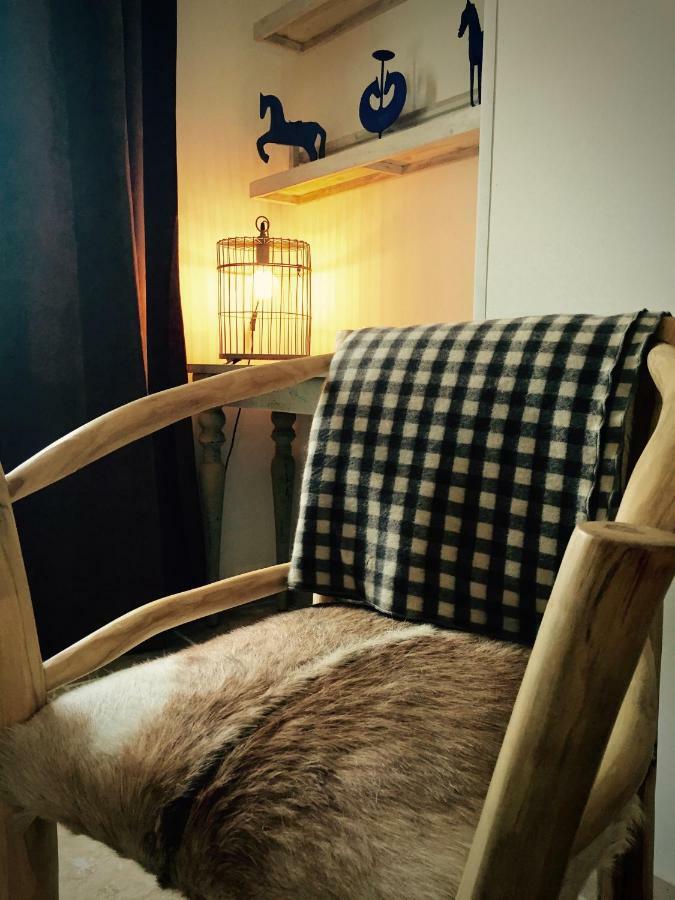 Mas Du Grand Bordes Bed & Breakfast Saint-Laurent-dʼAigouze Екстериор снимка