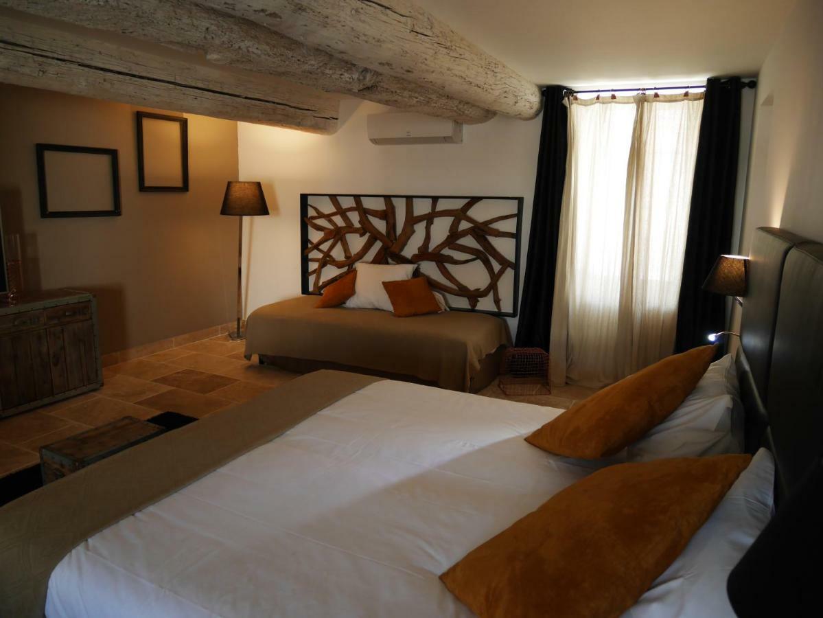 Mas Du Grand Bordes Bed & Breakfast Saint-Laurent-dʼAigouze Екстериор снимка