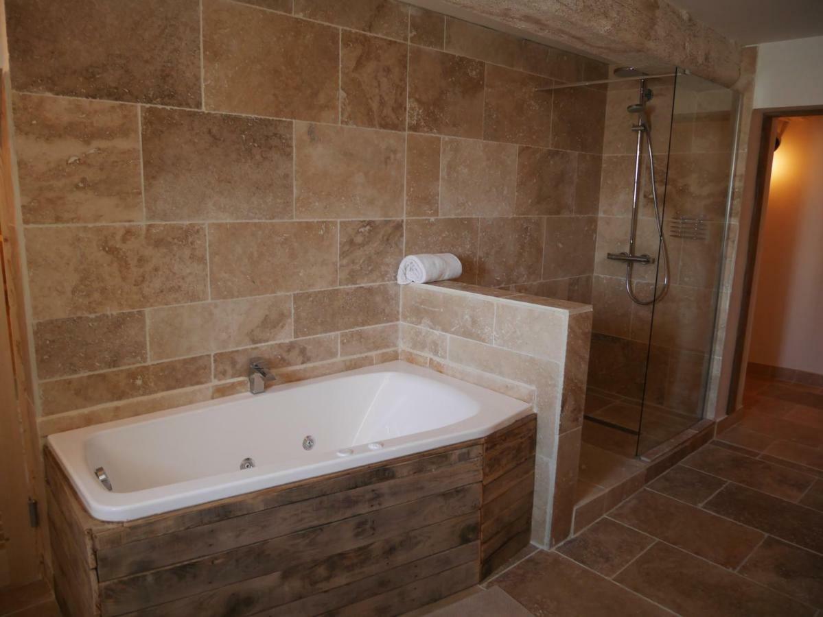 Mas Du Grand Bordes Bed & Breakfast Saint-Laurent-dʼAigouze Екстериор снимка