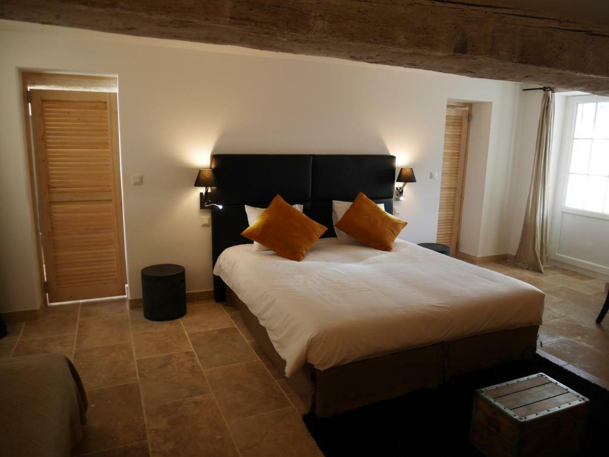 Mas Du Grand Bordes Bed & Breakfast Saint-Laurent-dʼAigouze Екстериор снимка