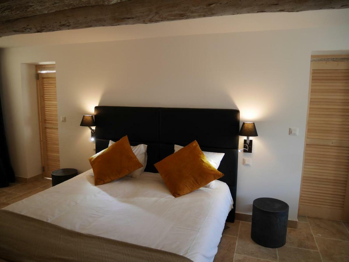 Mas Du Grand Bordes Bed & Breakfast Saint-Laurent-dʼAigouze Екстериор снимка