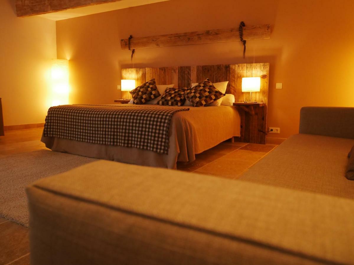 Mas Du Grand Bordes Bed & Breakfast Saint-Laurent-dʼAigouze Екстериор снимка